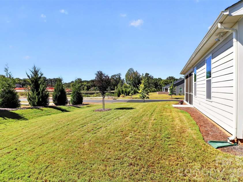 4404 Moxie Way, Charlotte, NC 28215.  MLS# CAR4435319, YatesRealty ID 57290. 