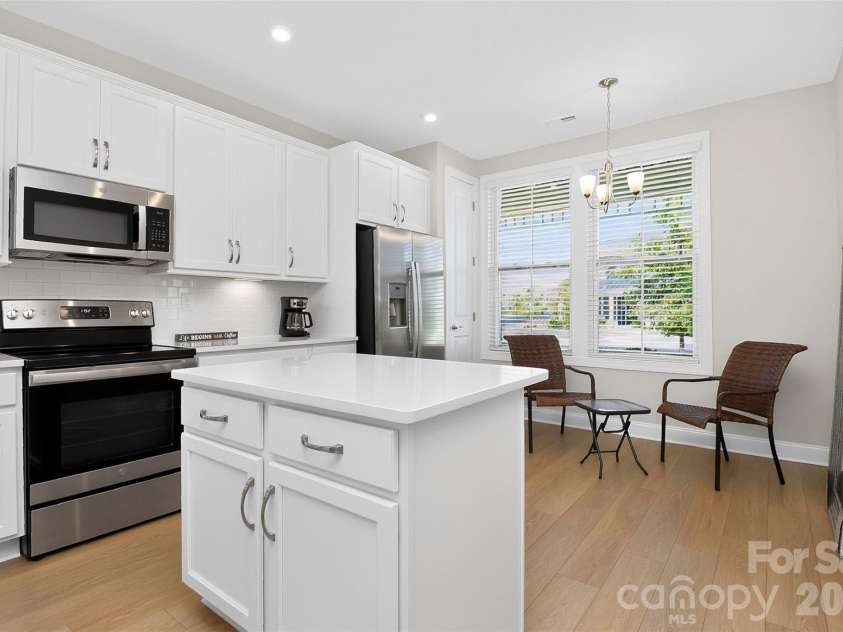 4404 Moxie Way, Charlotte, NC 28215.  MLS# CAR4435319, YatesRealty ID 57290. 