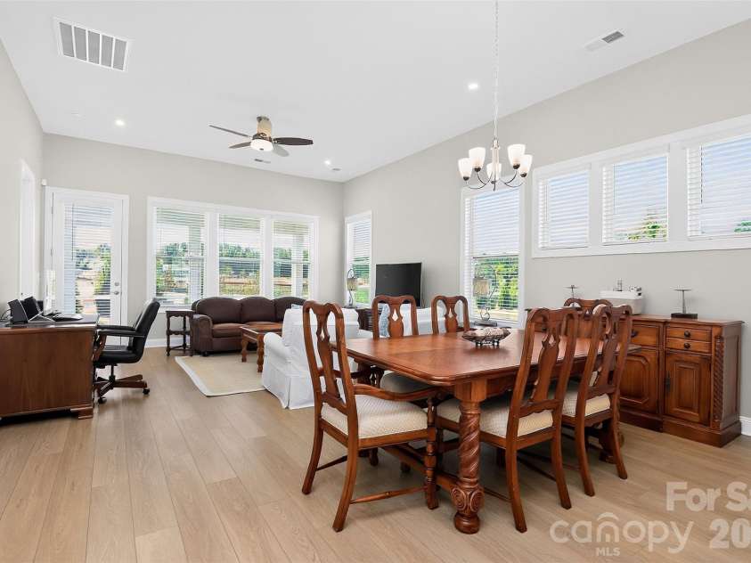 4404 Moxie Way, Charlotte, NC 28215.  MLS# CAR4435319, YatesRealty ID 57290. 