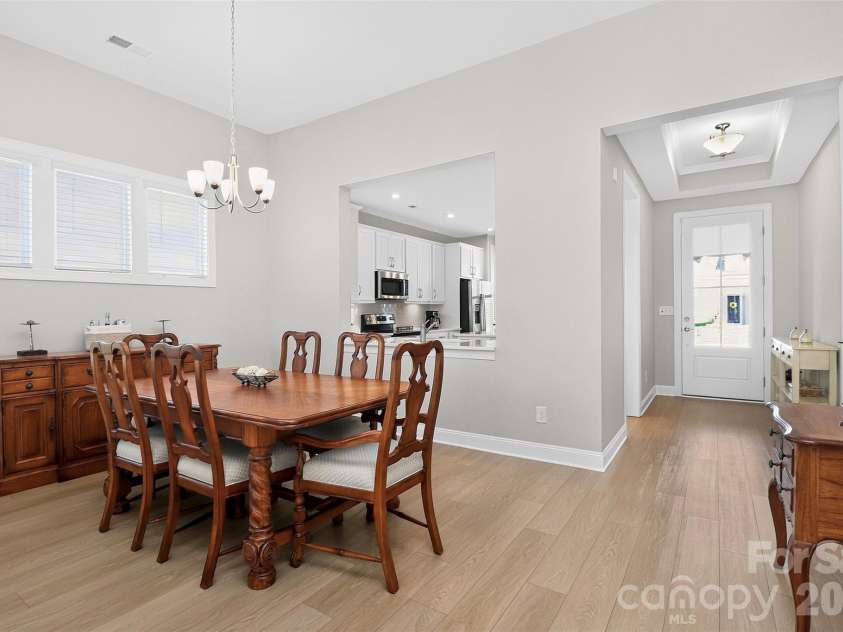 4404 Moxie Way, Charlotte, NC 28215.  MLS# CAR4435319, YatesRealty ID 57290. 