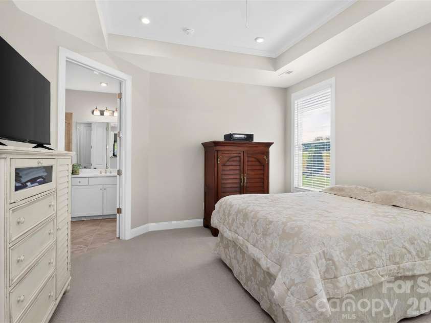 4404 Moxie Way, Charlotte, NC 28215.  MLS# CAR4435319, YatesRealty ID 57290. 
