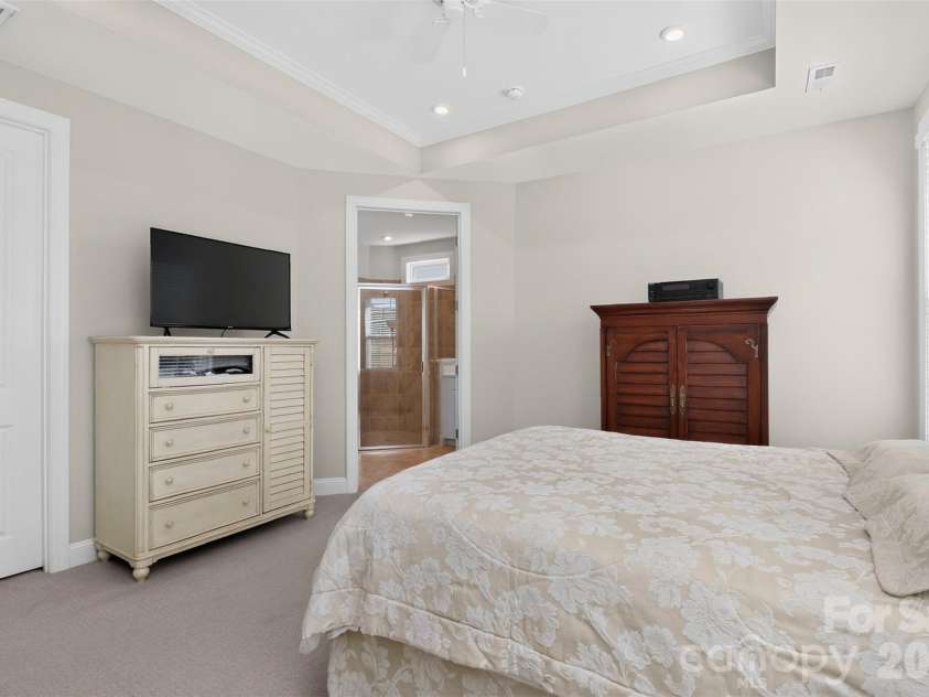 4404 Moxie Way, Charlotte, NC 28215.  MLS# CAR4435319, YatesRealty ID 57290. 