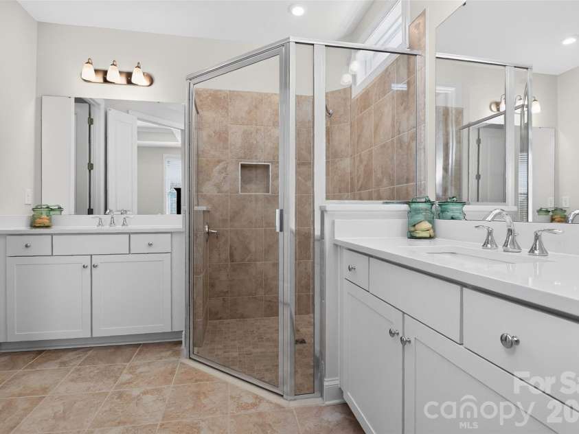 4404 Moxie Way, Charlotte, NC 28215.  MLS# CAR4435319, YatesRealty ID 57290. 