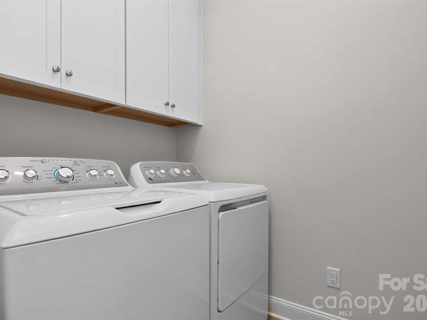 4404 Moxie Way, Charlotte, NC 28215.  MLS# CAR4435319, YatesRealty ID 57290. 
