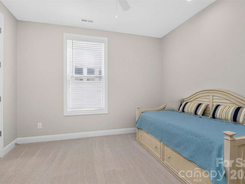 4404 Moxie Way, Charlotte, NC 28215.  MLS# CAR4435319, YatesRealty ID 57290. 