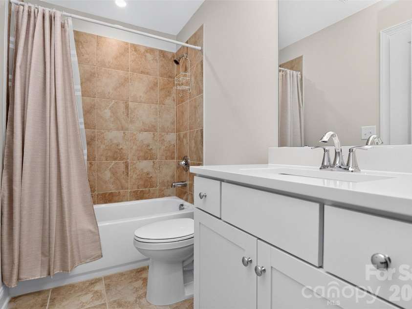 4404 Moxie Way, Charlotte, NC 28215.  MLS# CAR4435319, YatesRealty ID 57290. 