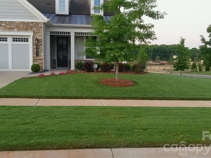 4404 Moxie Way, Charlotte, NC 28215.  MLS# CAR4435319, YatesRealty ID 57290. 