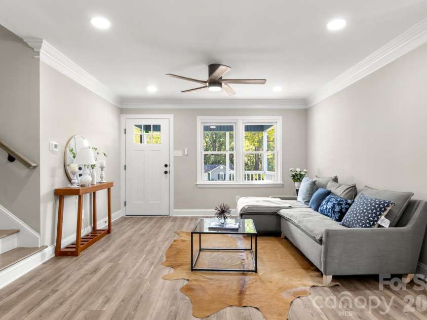309 Catawba Circle, Matthews, NC 28104.  MLS# CAR4426793, YatesRealty ID 57294. 