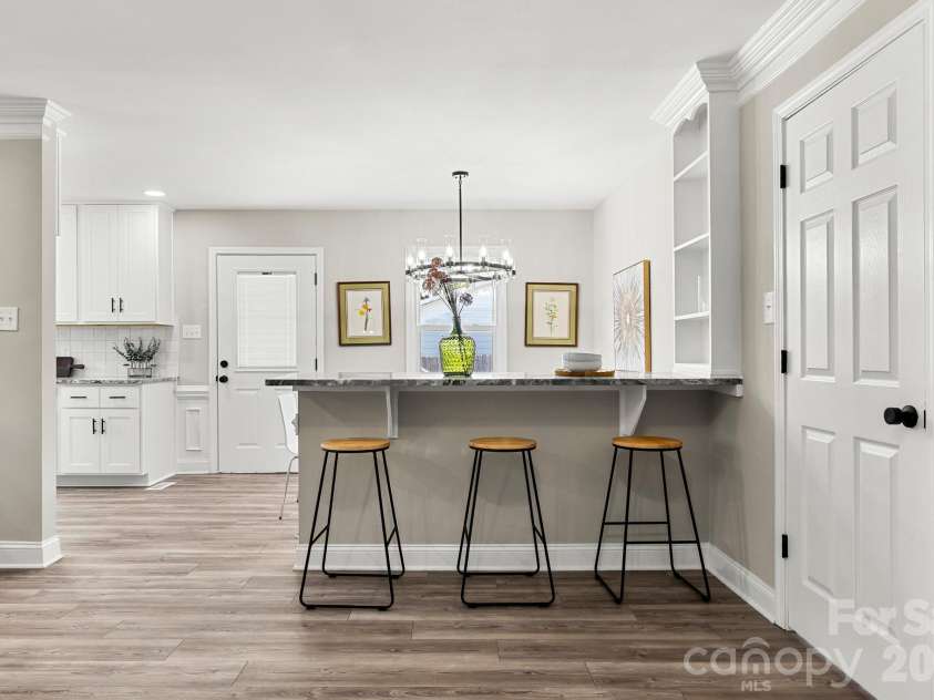 309 Catawba Circle, Matthews, NC 28104.  MLS# CAR4426793, YatesRealty ID 57294. 