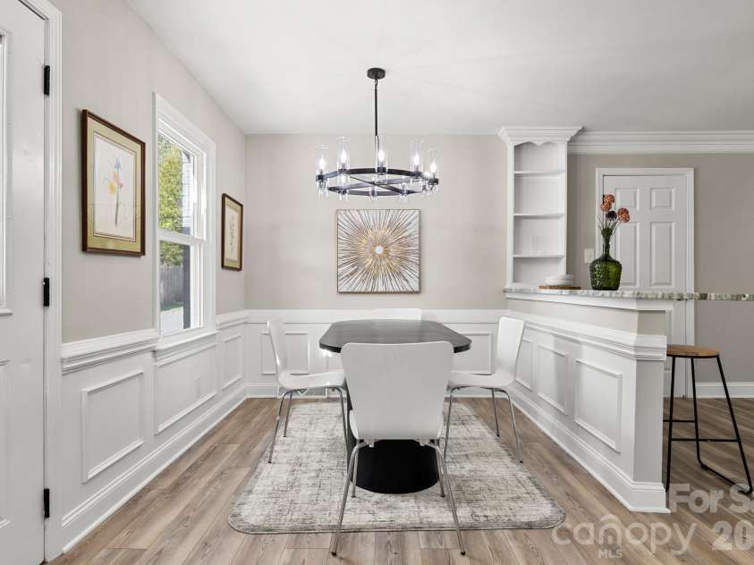 309 Catawba Circle, Matthews, NC 28104.  MLS# CAR4426793, YatesRealty ID 57294. 