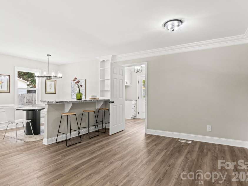 309 Catawba Circle, Matthews, NC 28104.  MLS# CAR4426793, YatesRealty ID 57294. 