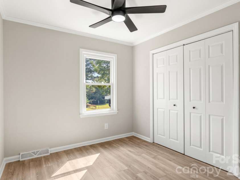309 Catawba Circle, Matthews, NC 28104.  MLS# CAR4426793, YatesRealty ID 57294. 