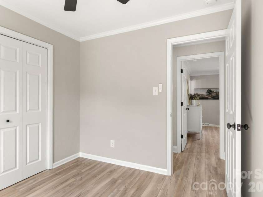 309 Catawba Circle, Matthews, NC 28104.  MLS# CAR4426793, YatesRealty ID 57294. 