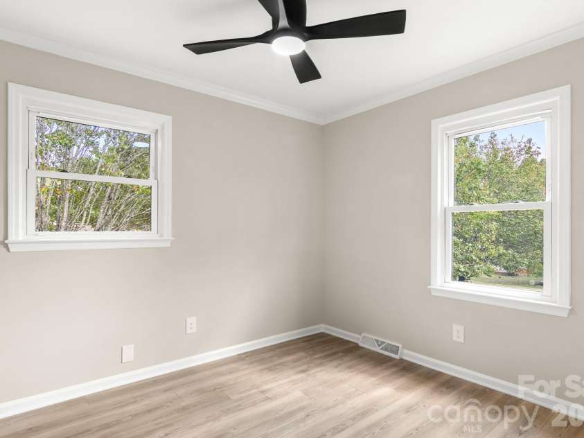 309 Catawba Circle, Matthews, NC 28104.  MLS# CAR4426793, YatesRealty ID 57294. 