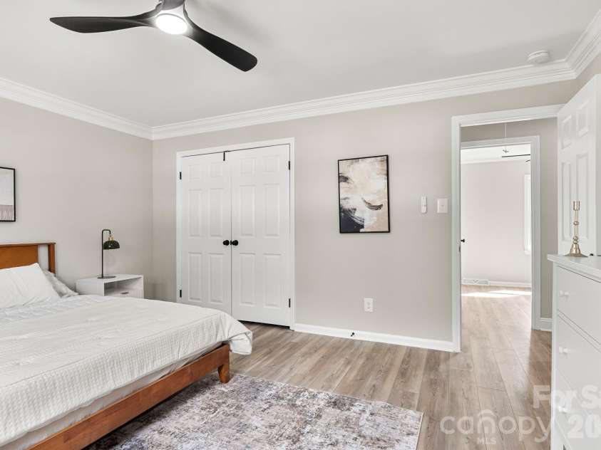 309 Catawba Circle, Matthews, NC 28104.  MLS# CAR4426793, YatesRealty ID 57294. 