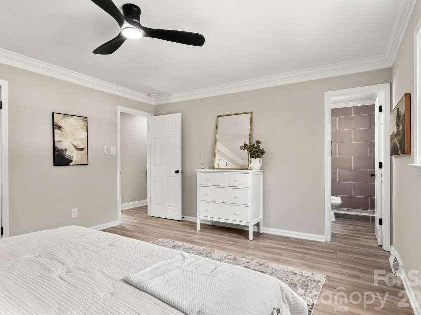 309 Catawba Circle, Matthews, NC 28104.  MLS# CAR4426793, YatesRealty ID 57294. 