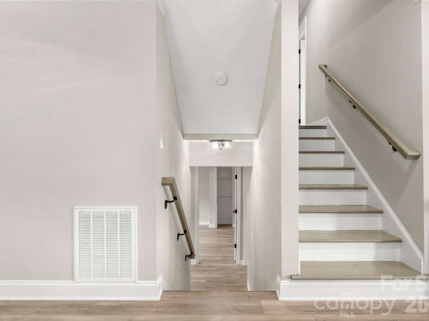309 Catawba Circle, Matthews, NC 28104.  MLS# CAR4426793, YatesRealty ID 57294. 