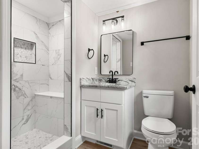309 Catawba Circle, Matthews, NC 28104.  MLS# CAR4426793, YatesRealty ID 57294. 