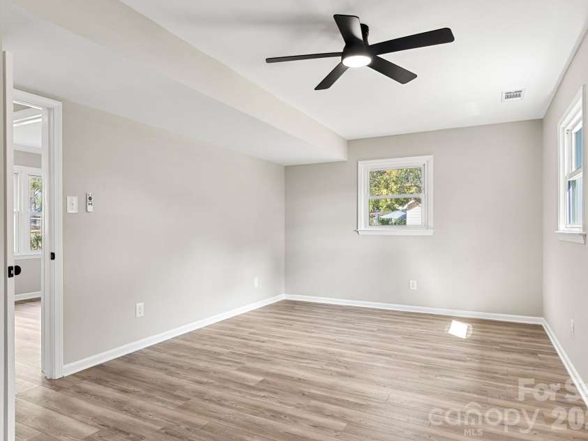 309 Catawba Circle, Matthews, NC 28104.  MLS# CAR4426793, YatesRealty ID 57294. 