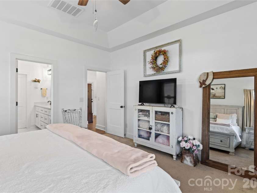 124 Tranquility Lane, Harmony, NC 28634.  MLS# CAR4434998, YatesRealty ID 57297. 