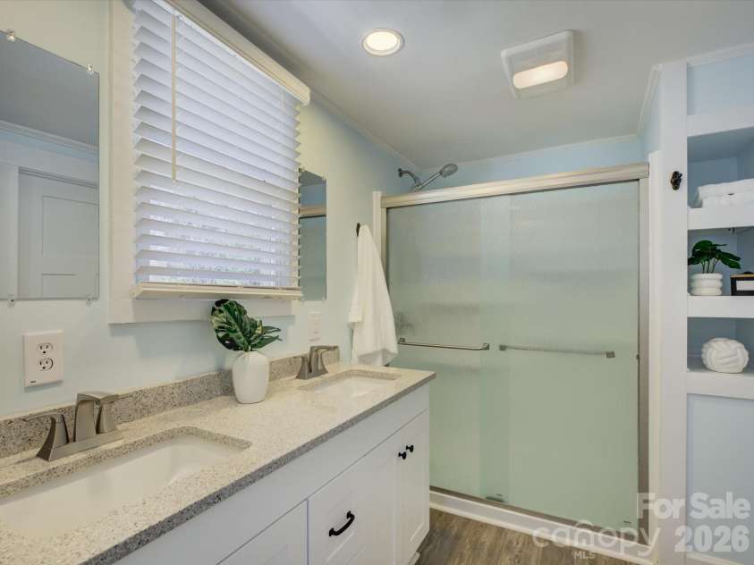 212 Lee Street, Rock Hill, SC 29730.  MLS# CAR4356930, YatesRealty ID 5730. 