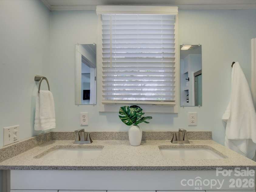 212 Lee Street, Rock Hill, SC 29730.  MLS# CAR4356930, YatesRealty ID 5730. 
