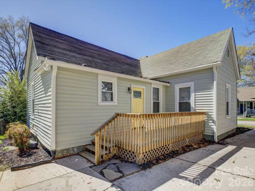 212 Lee Street, Rock Hill, SC 29730.  MLS# CAR4356930, YatesRealty ID 5730. 