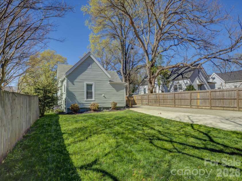 212 Lee Street, Rock Hill, SC 29730.  MLS# CAR4356930, YatesRealty ID 5730. 