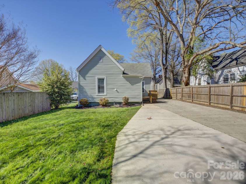 212 Lee Street, Rock Hill, SC 29730.  MLS# CAR4356930, YatesRealty ID 5730. 
