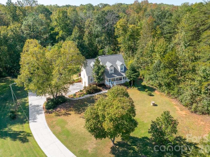 5020 Mandy Lane, Mount Holly, NC 28120.  MLS# CAR4433811, YatesRealty ID 57306. 
