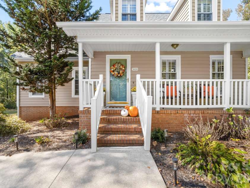 5020 Mandy Lane, Mount Holly, NC 28120.  MLS# CAR4433811, YatesRealty ID 57306. 