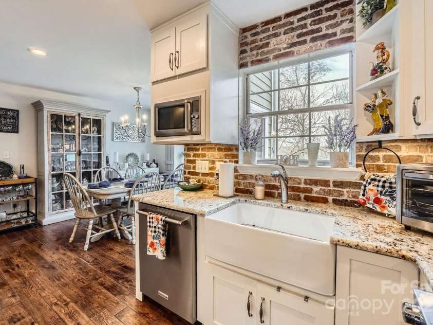 8904 Saint Pierre Lane, Charlotte, NC 28277.  MLS# CAR4233705, YatesRealty ID 5731. 