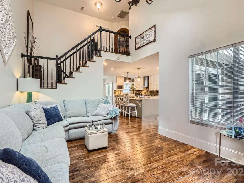 8904 Saint Pierre Lane, Charlotte, NC 28277.  MLS# CAR4233705, YatesRealty ID 5731. 