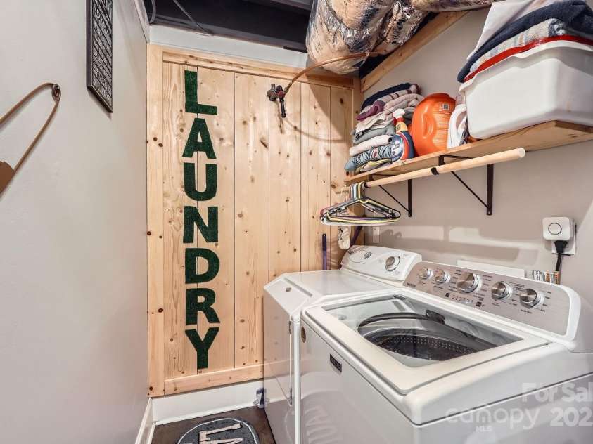 8904 Saint Pierre Lane, Charlotte, NC 28277.  MLS# CAR4233705, YatesRealty ID 5731. 