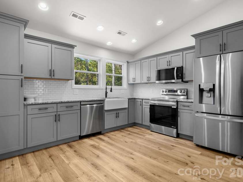 280 Haven Ridge Lane, Marion, NC 28752.  MLS# CAR4435656, YatesRealty ID 57313. 