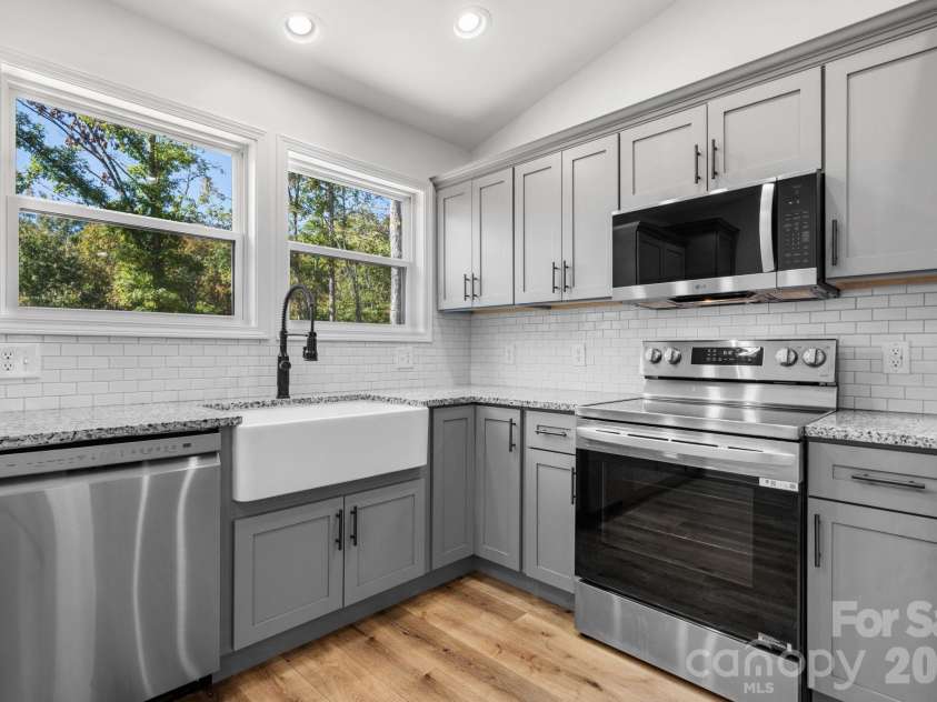 280 Haven Ridge Lane, Marion, NC 28752.  MLS# CAR4435656, YatesRealty ID 57313. 