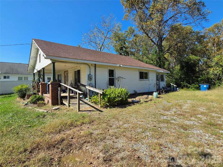 2220 Enon Road, Morganton, NC 28655.  MLS# CAR4435623, YatesRealty ID 57314. 