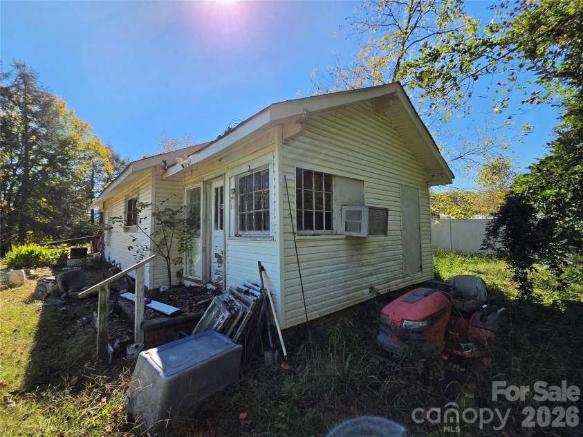 2220 Enon Road, Morganton, NC 28655.  MLS# CAR4435623, YatesRealty ID 57314. 