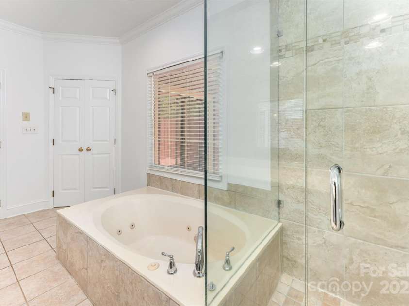 426 Saint Michaels Way, Fort Mill, SC 29708.  MLS# CAR4246006, YatesRealty ID 5732. 