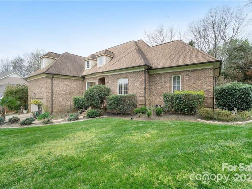 426 Saint Michaels Way, Fort Mill, SC 29708.  MLS# CAR4246006, YatesRealty ID 5732. 