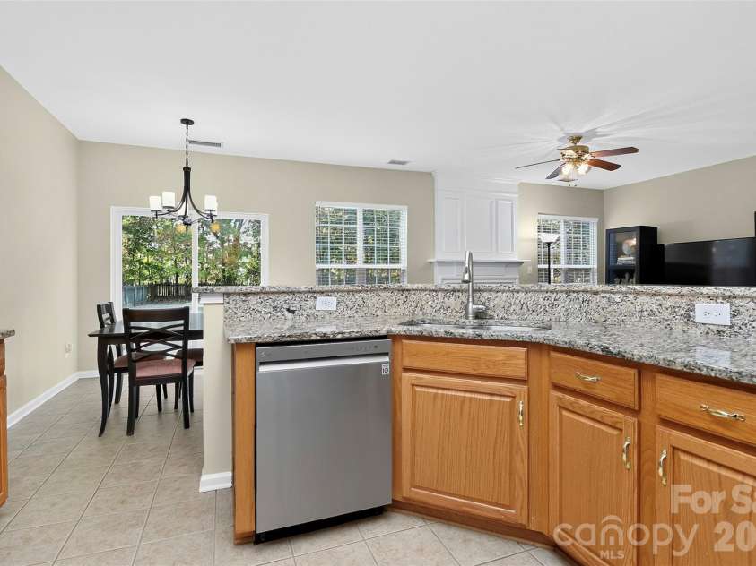 6617 Haddonfield Place, Charlotte, NC 28277.  MLS# CAR4432776, YatesRealty ID 57320. 