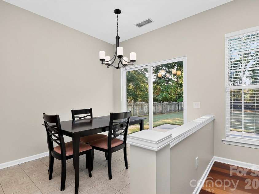 6617 Haddonfield Place, Charlotte, NC 28277.  MLS# CAR4432776, YatesRealty ID 57320. Kitchen Nook