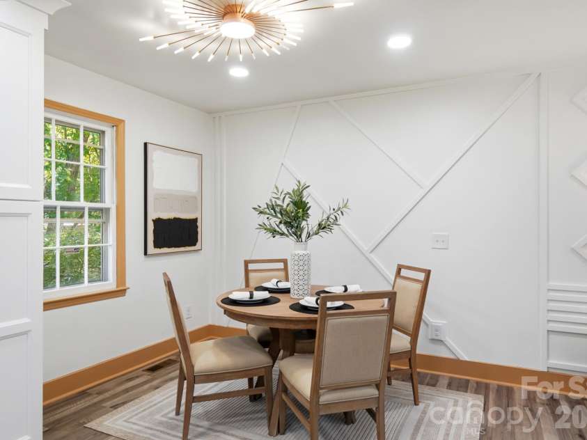 6131 Coach Hill Lane, Charlotte, NC 28212.  MLS# CAR4435622, YatesRealty ID 57323. 