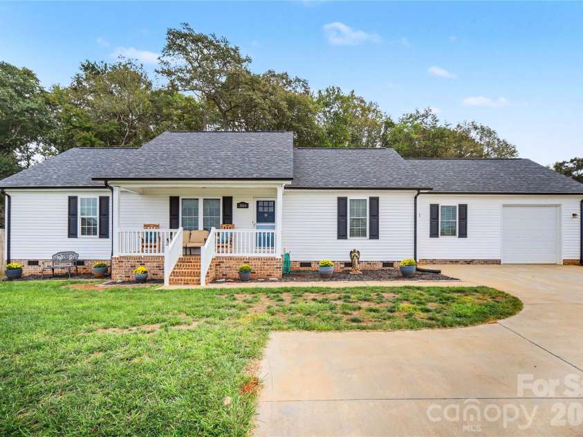 3664 Straw Field Trail, Lincolnton, NC 28092.  MLS# CAR4432347, YatesRealty ID 57325. 