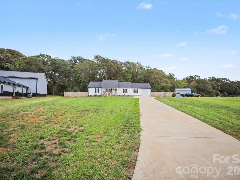 3664 Straw Field Trail, Lincolnton, NC 28092.  MLS# CAR4432347, YatesRealty ID 57325. 
