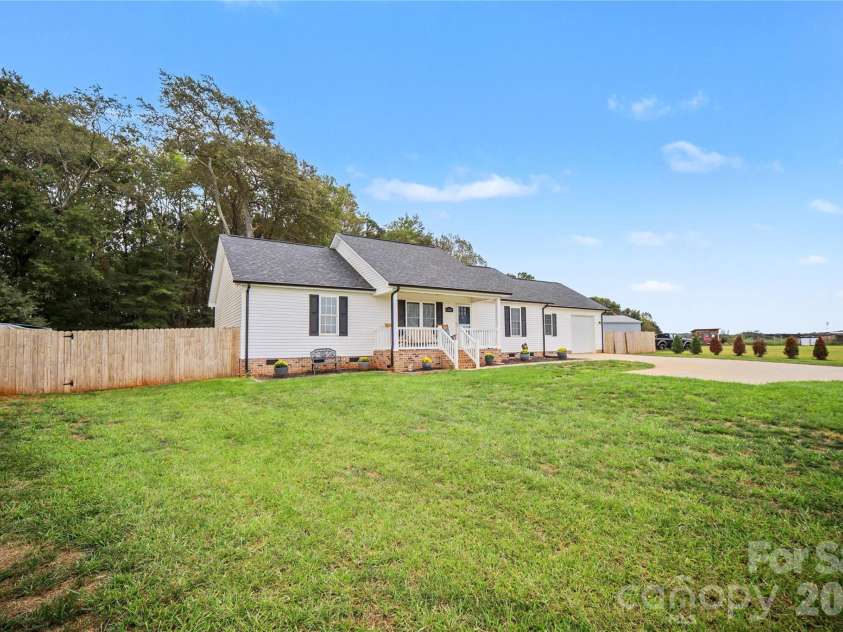 3664 Straw Field Trail, Lincolnton, NC 28092.  MLS# CAR4432347, YatesRealty ID 57325. 