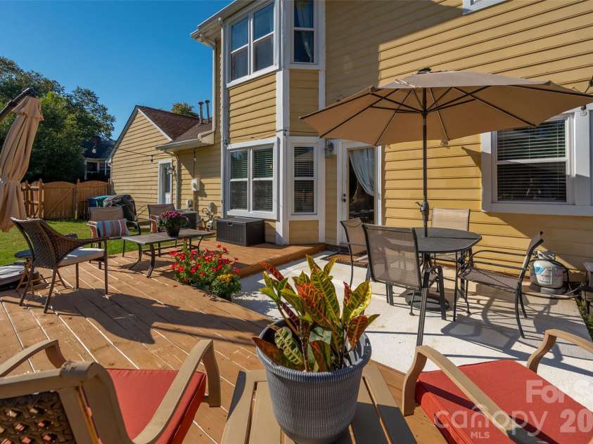 15229 Dartford Lane, Mint Hill, NC 28227.  MLS# CAR4434897, YatesRealty ID 57326. 