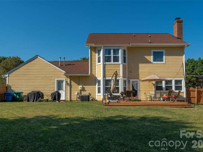 15229 Dartford Lane, Mint Hill, NC 28227.  MLS# CAR4434897, YatesRealty ID 57326. 