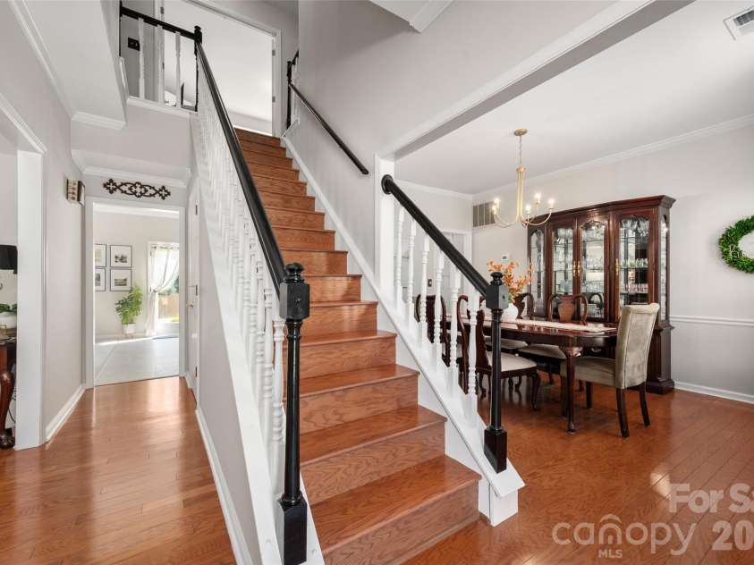 15229 Dartford Lane, Mint Hill, NC 28227.  MLS# CAR4434897, YatesRealty ID 57326. Entryway