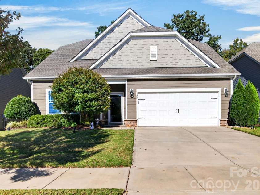 4521 Grove Manor Street, Waxhaw, NC 28173.  MLS# CAR4432721, YatesRealty ID 57328. 